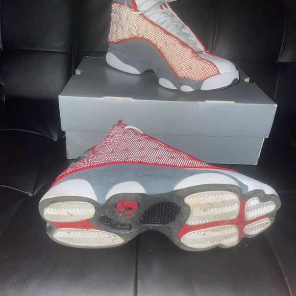 Jordan 13 size 11 - Picture 2 of 5